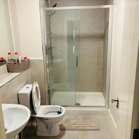 A Private Room,a Private Bathroom *